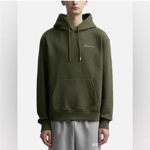 Jacquemus Le Sweatshirt Brode Embroidered logo regular fit hoodie in Khaki